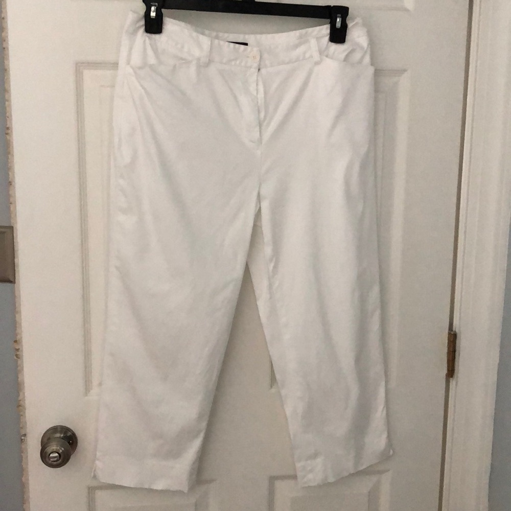 Jones New York White Capris